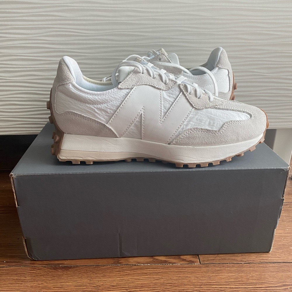 New Balance 327 Size 10